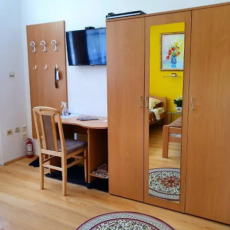 Nilena Apartmani 斯梅代雷沃 外观 照片