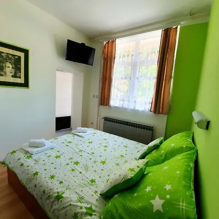 Nilena Apartmani 斯梅代雷沃 外观 照片